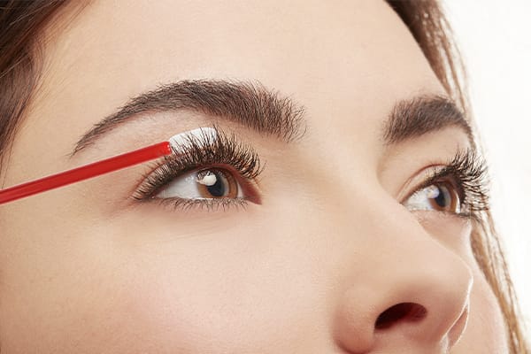 濃密な存在感。エクステいらずの美しい自まつ毛へ